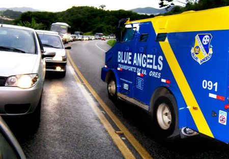 Blue Angels adota tecnologia da BiPTT para facilitar a comunicação com a equipe