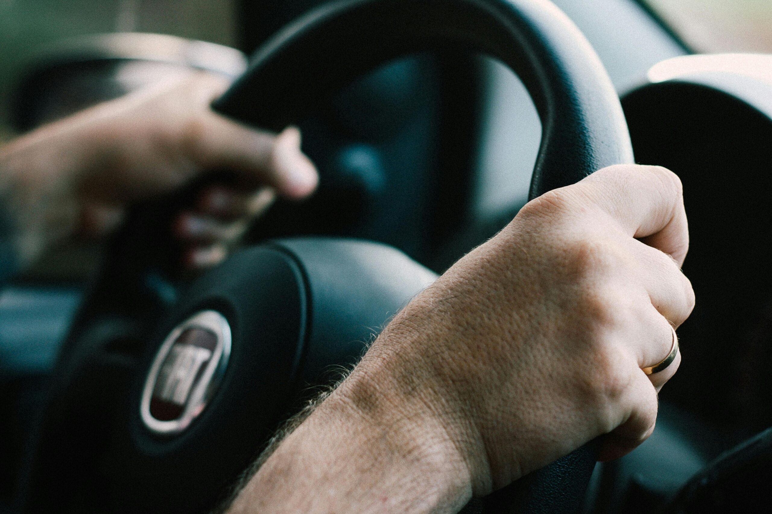 Segurança em Primeiro Lugar: Melhorando a Comunicação do Motorista com Push to Talk no Transporte